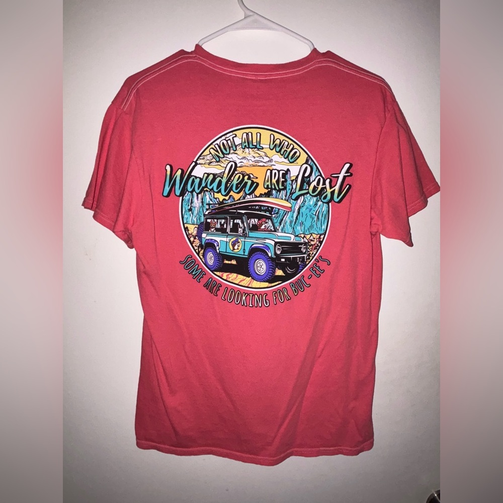 Buc-ees shirt